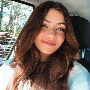 Meet your Posher, Chrissy